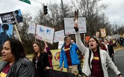 En las últimas semanas, los propios fanáticos del club salieron a pedir el cambio de nombre por ser una clara referencia racista contra los nativos americanos. Foto: Getty Images