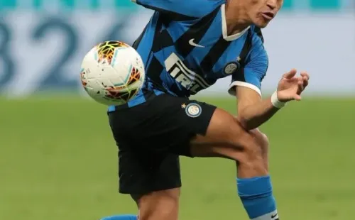 Alexis contra el Torino.