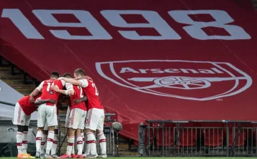El Arsenal se abraza al dejar eliminado al City (Getty Images)