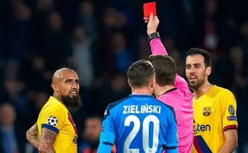 Arturo Vidal no estará en la vuelta ante el Napoli luego de ser expulsado en el final de la ida, donde igualaron 1-1. Foto: Getty Images