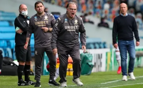 Bielsa es pura pasión en la banca del Leeds (Getty Images)