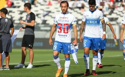 Fuenzalida salió a la cancha del Monumental con una camiseta dedicada a Castillo, que recientemente había sufrido una trombosis.