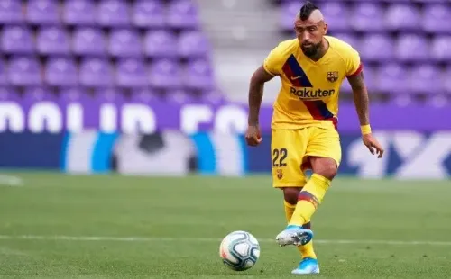 El volante chileno sumó elogios por su gran actuación en la victoria de Barcelona. (FOTO: Getty)