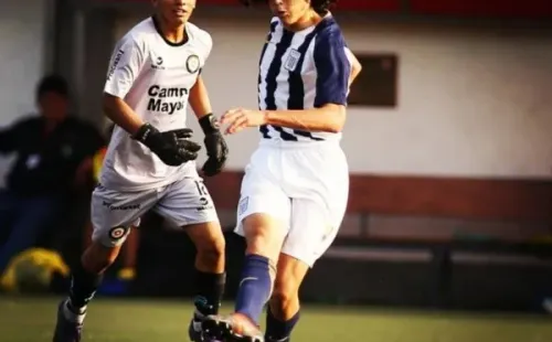 Pineau tiene 17 años y destaca por su altura de 1,86 y su gran parecido con el uruguayo Edinson Cavani.
