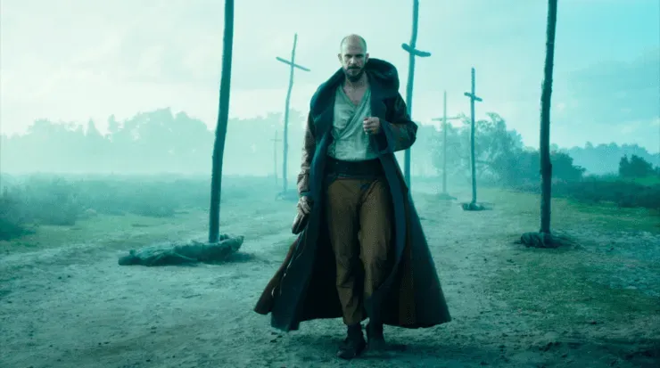 Gustaf Skarsgårdcomo Merlín en “Maldita”.