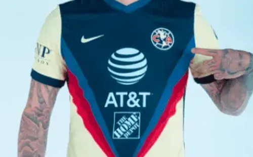 Nicolás Castillo se dejó ver con la nueva camiseta del América