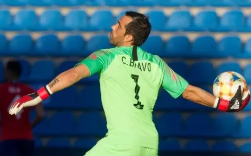 Claudio Bravo aún no establece cuál será su futuro después del Manchester City (Agencia Uno)