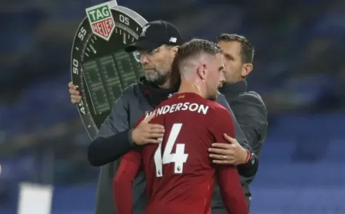 Henderson es abrazado por su DT, Jürgen Klopp (Getty Images)