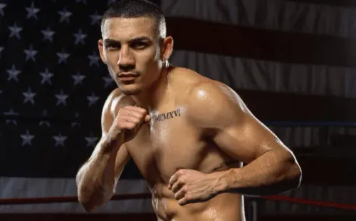 Teófimo López intentará llevar su devastador puñetazo al torneoCombate SPACE Especial Mortal Kombat 11