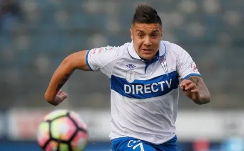 Christian Bravo estuvo dos años en la UC obteniendo dos Campeonatos Nacionales y una Supercopa. Hoy milita en Peñarol.