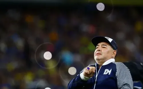 Diego Maradona visitando a Boca Juniors en La Bombonera (Getty Images)