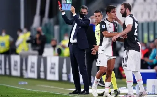 El futbolista argentino solo jugó parte del primer tiempo, porque sufrió problemas musculares. (FOTO: Getty)