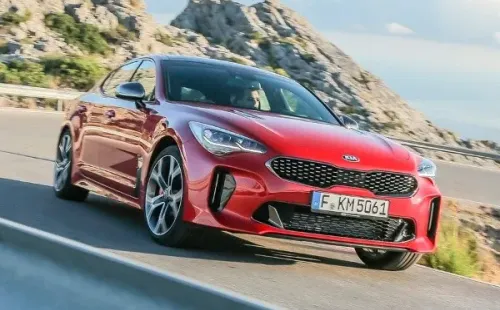 El esperado Kia Stinger 2021 tendría304 CV y un par motor de 421 Nm.