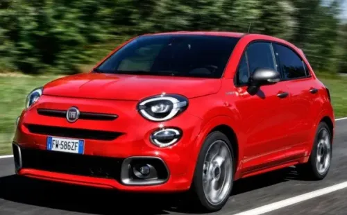 El vehículoen sus versiones Urban y Cross es la hermosa y funcional variante SUV del FIAT 500