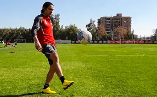 Matías Fernández ha vuelto con todo a los entrenamientos en Colo Colo. El club ha lucido su gran nivel en sus redes sociales, donde se le ve mejor que en mucho tiempo. Foto: Colo Colo