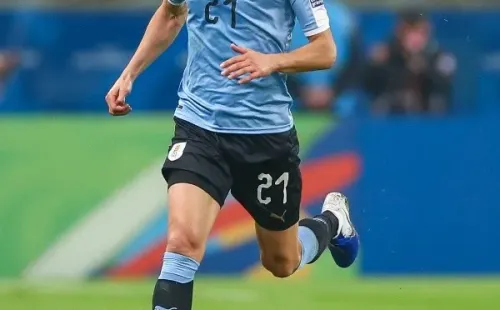 El uruguayo finalizó contrato con el PSG y actualmente es pretendido por Múnich, Leeds y Benfica.