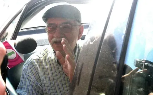 Tito Fernández enfrentando a la prensa en diciembre de 2018, tras conocerse sus supuestos delitos.
