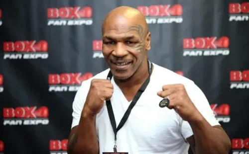 Mike Tyson aseguró que en un combate real le patearía el trasero a Conor McGregor.