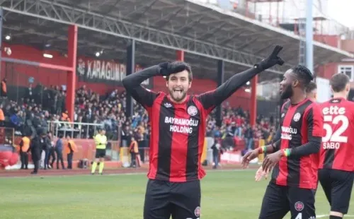 Cristobal Jorquera en su club turco
