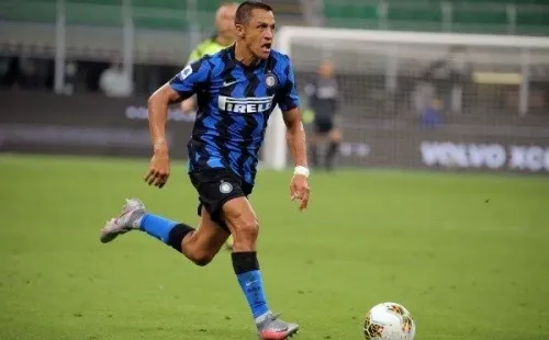 Alexis ya jugó con la nueva camiseta del Inter