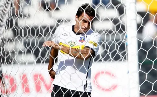 Esteban Paredes, de profesión ídolo, está grabado a fuego en la mente de los hinchas de Colo Colo (Agencia Uno)