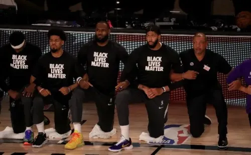 Los homenajes al movimiento Black Lives Matterhan sido parte del regreso de la NBA. (Foto: Getty)