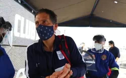 Mario Salas hizo su estreno en la banca de Alianza Lima con un empate ante Deportivo Municipal en un partido amistoso. Foto: Alianza Lima