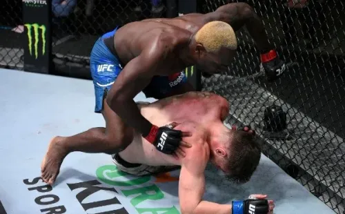 Derek Brunson no le dio un centímetro de respiro a Edmen Shahbazyan, que perdió su invicto. Foto: Getty Images