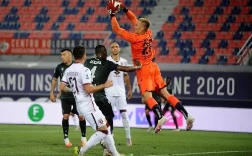 Gary Medel fue centrla en el empate de Bologna ante Torino.