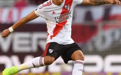 El defensor ya se encuentra en suelo argentino. (FOTO: @paulodiaz17)