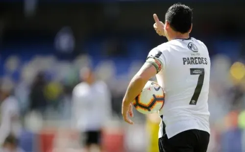 Esteban Paredes es de la idea de repartir el dinero que se será restituido a seis jugadores por derechos de imagen y arriendos de pases entre todo el plantel de Colo Colo.