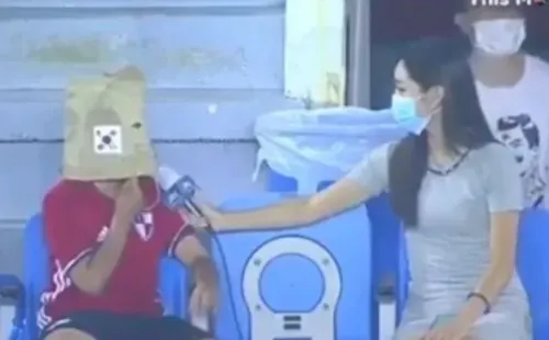 El hincha no se quiso perder el partido de su equipo.