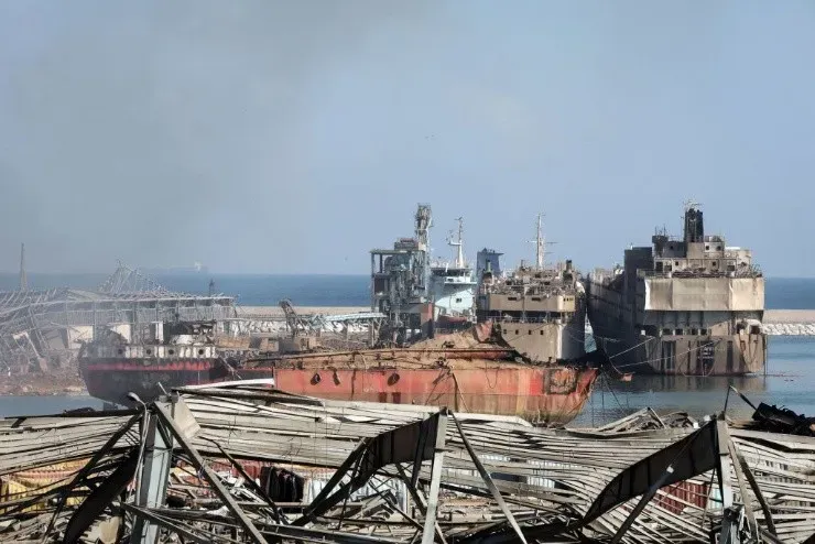 Los barcos que se encontraban en el puerto de Beirut, Líbano, también sufrieron un enorme daño.Foto: Getty Images.