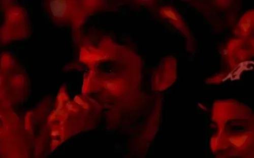 José Miguel Villouta viendo a Natalia Valdebenito en el Festival de Viña del Mar en