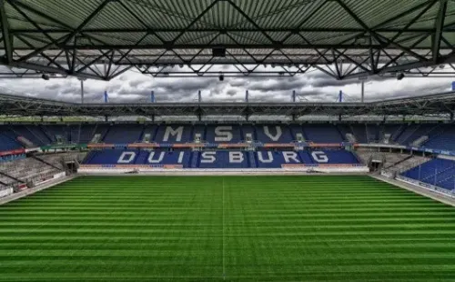 ElMSV-Arena de la ciudad de Duisburgo será el escenario de varios partidos de Europa League, incluyendo el choque de octavos entre Sevilla y Roma. (Foto: Archivo)