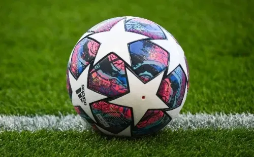 La Liga de Campeones regresa este viernes 7 de agosto, y la periodista Andrea Hernández hizo la mejor previa con una hermosa interpretación musical.