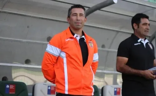 Rodrigo Pérez en la banca de Cobreloa.