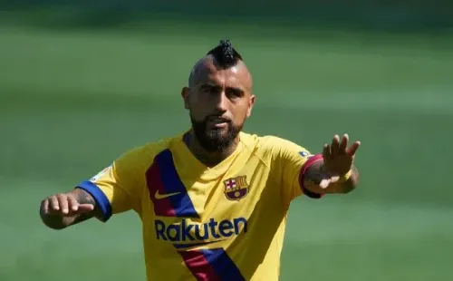 El volante chileno arrastraba una suspensión de la ida. Por lo mismo, tuvo que mirar el partido desde la tribuna. (FOTO: Getty)