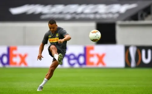 Alexis en la última práctica antes de enfrentar al Bayer Leverkusen.