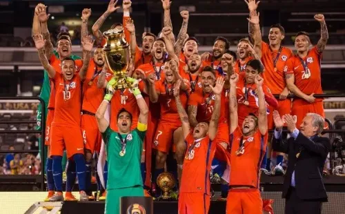 La Roja levantaría una histórica Copa América, segunda en dos años e inédita por la conmemoración de los 100 años del futbol sudamericano. (Foto: Getty)