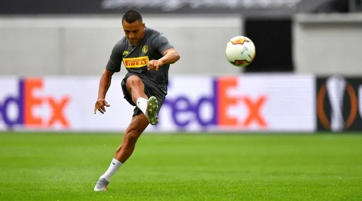Alexis Sánchez juega este lunes por Europa League y, de obtener un buen resultado, disputará semifinales el próximo domingo (Getty)