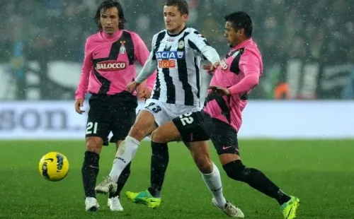 Pirlo y Vidal en el mediocampo de la Juventus