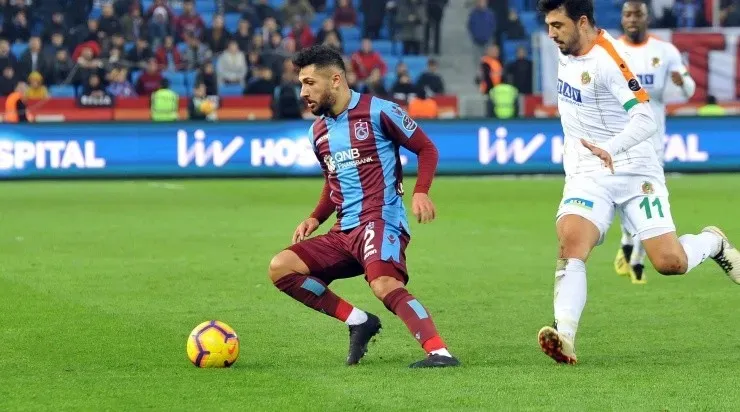 Kamil Ahmet Çörekçi disputó 27 partidos en la última temporada con el Trabzonspor y ahora aparece en le órbita de Colo Colo (Fanatik)