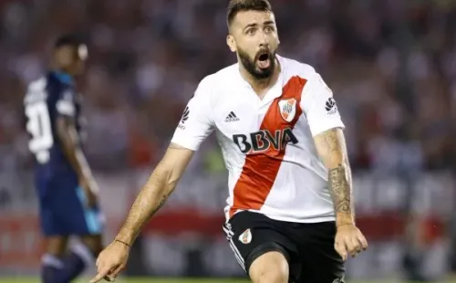 Lucas Pratto festejando con la camiseta de River Plate (Getty Images)