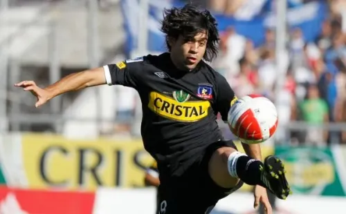 Lucas Wilchez con la camiseta de Colo Colo