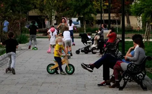 Desde el próximo 17 de agosto menores de edad podrán disfrutar de 90 minutos al aire libre. Foto: Agencia Uno
