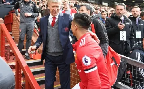 Wenger saluda a Alexis (Getty Images)