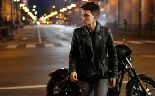 Ruby Rose en el rol de Kate Kane, en “Batwoman”.