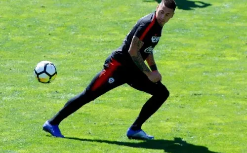 El entrenador de La Roja reconoció que tuvo fuera del equipo por un año a Edu Vargas para darle una chance de consolidación a Nico Castillo.