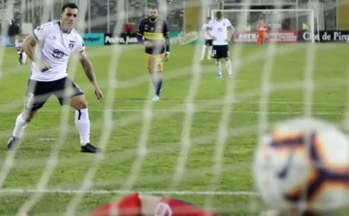Esteban Paredes es el máximo ídolo de Juan Carlos Gaete. El goleador de Colo Colo ha dejado huella en los futbolistas jóvenes (Agencia Uno)